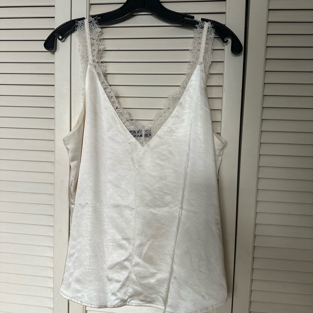 Chic Lace-Trimmed White Camisole - Lined